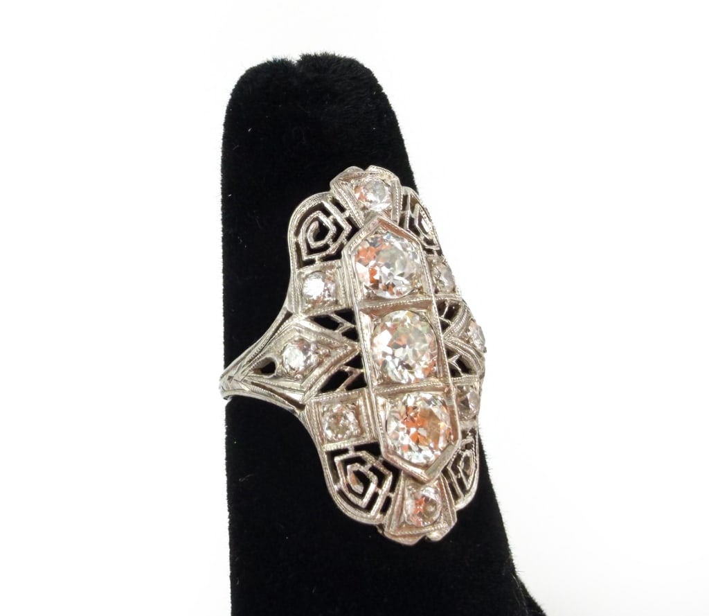 ART DECO DIAMOND & PLATINUM RING (1 of 10)