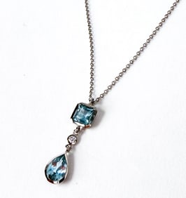 TIFFANY 18K DIAMOND & AQUAMARINE PENDANT NECKLACE