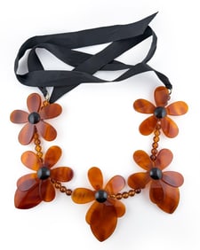 HOBBS LONDON FLOWER BLOSSOM NECKLACE