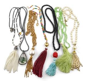 BEADED COSTUME JEWELRY NECKLACE GROUPING