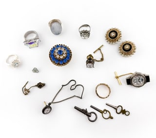 GROUPING VINTAGE COSTUME JEWELRY INCL. GOLD