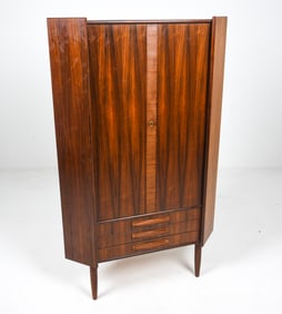 ATTR. OMANN JUN ROSEWOOD CORNER CABINET C. 1960S