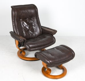 EKORNES STRESSLESS LEATHER LOUNGE CHAIR & OTTOMAN