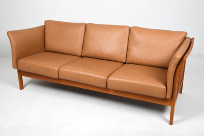 SKALMA DANISH LEATHER & BEECH SOFA C. 1970S