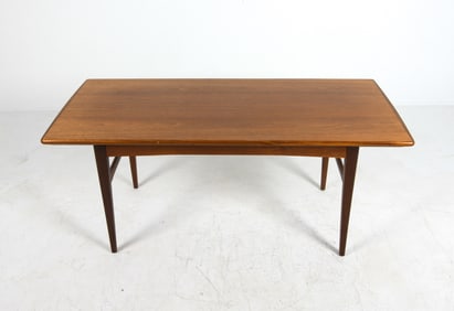MID-CENTURY SWEDISH TEAK EXPANDING COFFEE TABLE