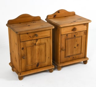 PAIR OF DANISH PINE NIGHTSTAND SIDE CABINETS 1970S