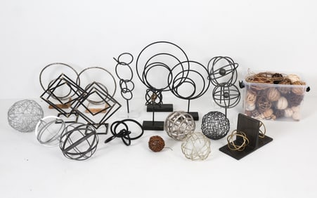 CONTEMPORARY SPHERICAL DECORATIVE GROUPING