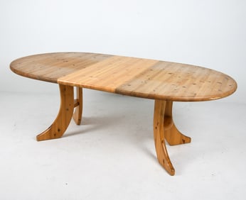 STYLE OF DAUMILLER PINE EXTENDING DINING TABLE