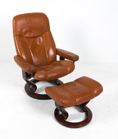 EKORNES STRESSLESS LOUNGE CHAIR AND OTTOMAN