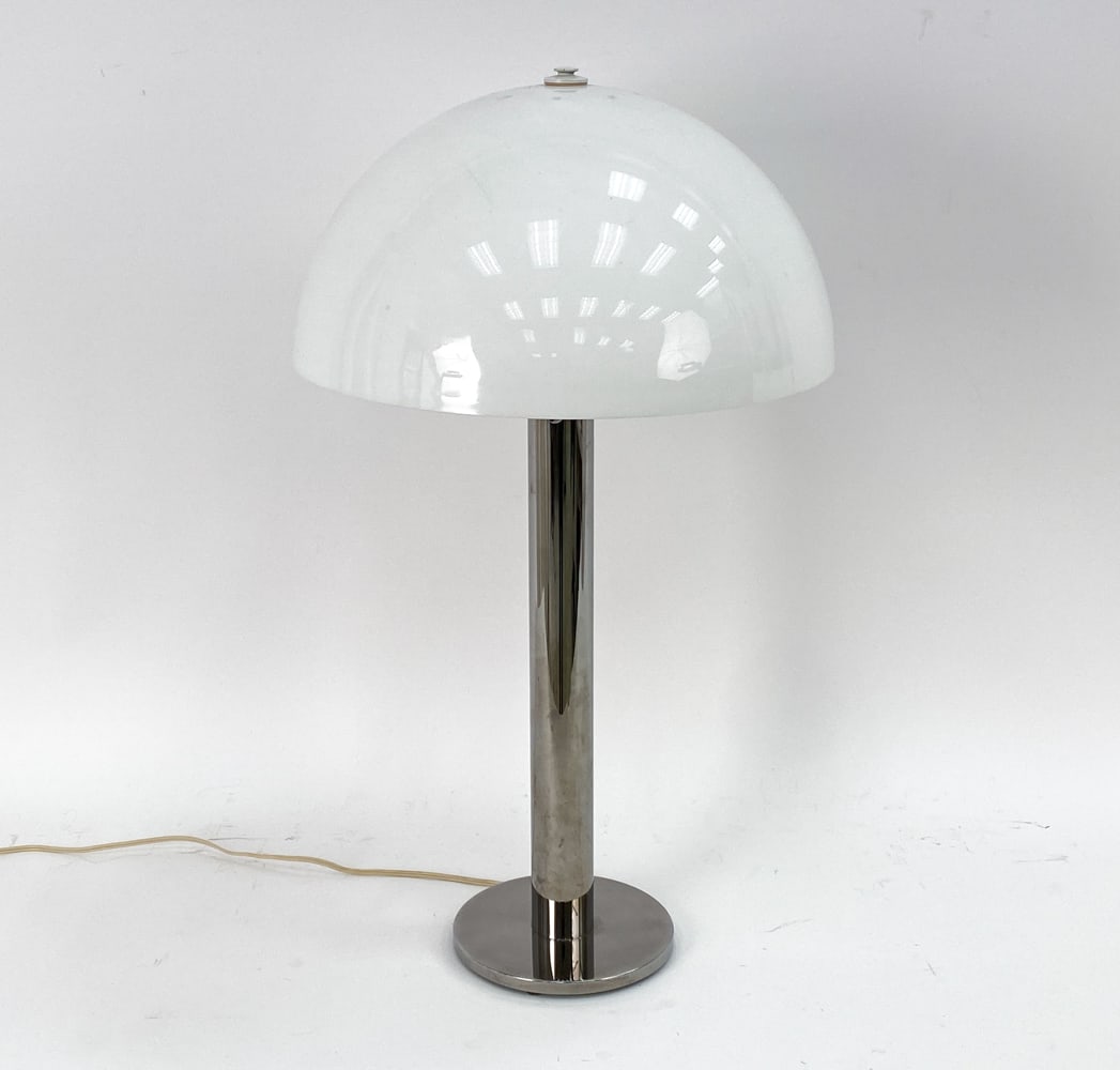 NESSEN ACRYLIC & CHROME TABLE LAMP (1 of 15)