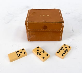 VINTAGE TRAVEL DOMINO SET WITH CRIBBAGE BOARD