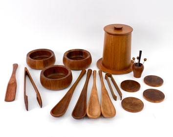 MID-CENTURY SCANDINAVIAN TEAK SERVINGWARE GROUPING