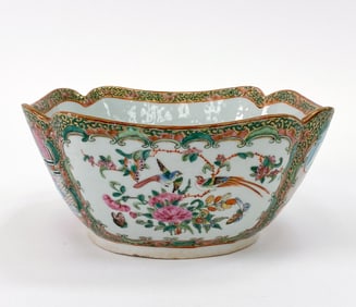 CHINESE EXPORT PORCELAIN BOWL