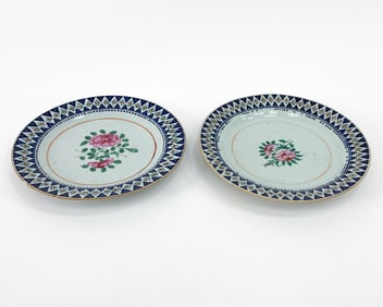 PAIR OF CHINESE EXPORT PORCELAIN PLATES