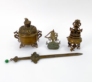 CHINESE BRONZE DECORATIVE GROUPING
