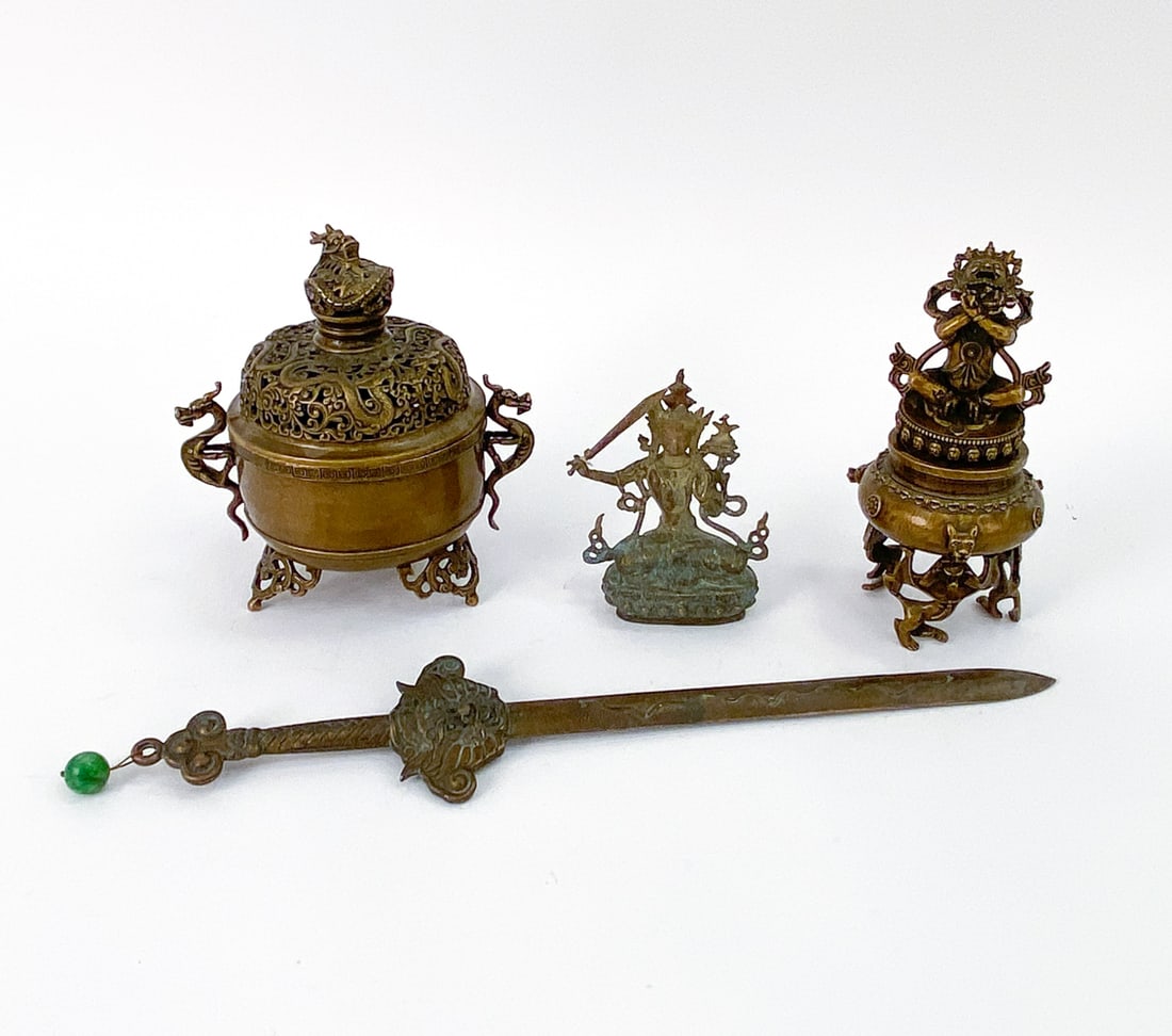 CHINESE BRONZE DECORATIVE GROUPING (1 of 18)