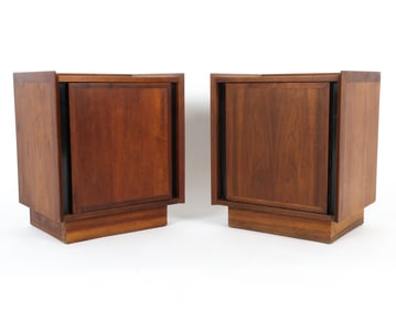 PAIR OF DILLINGHAM WALNUT NIGHTSTANDS C. 1970S