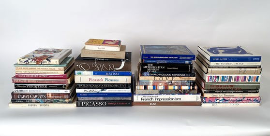 GROUPING OF ART & DESIGN BOOKS