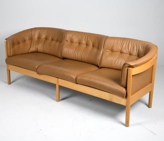 ARNE VODDER "N100" BEECH & LEATHER SOFA C. 1970S