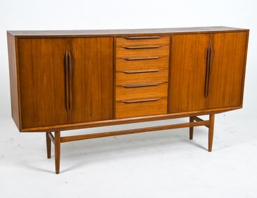 DANISH TEAK SIDEBOARD C. 1960S