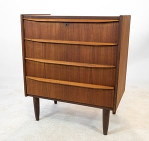 DANISH TEAK CHEST OF DRAWERS C. 1960S