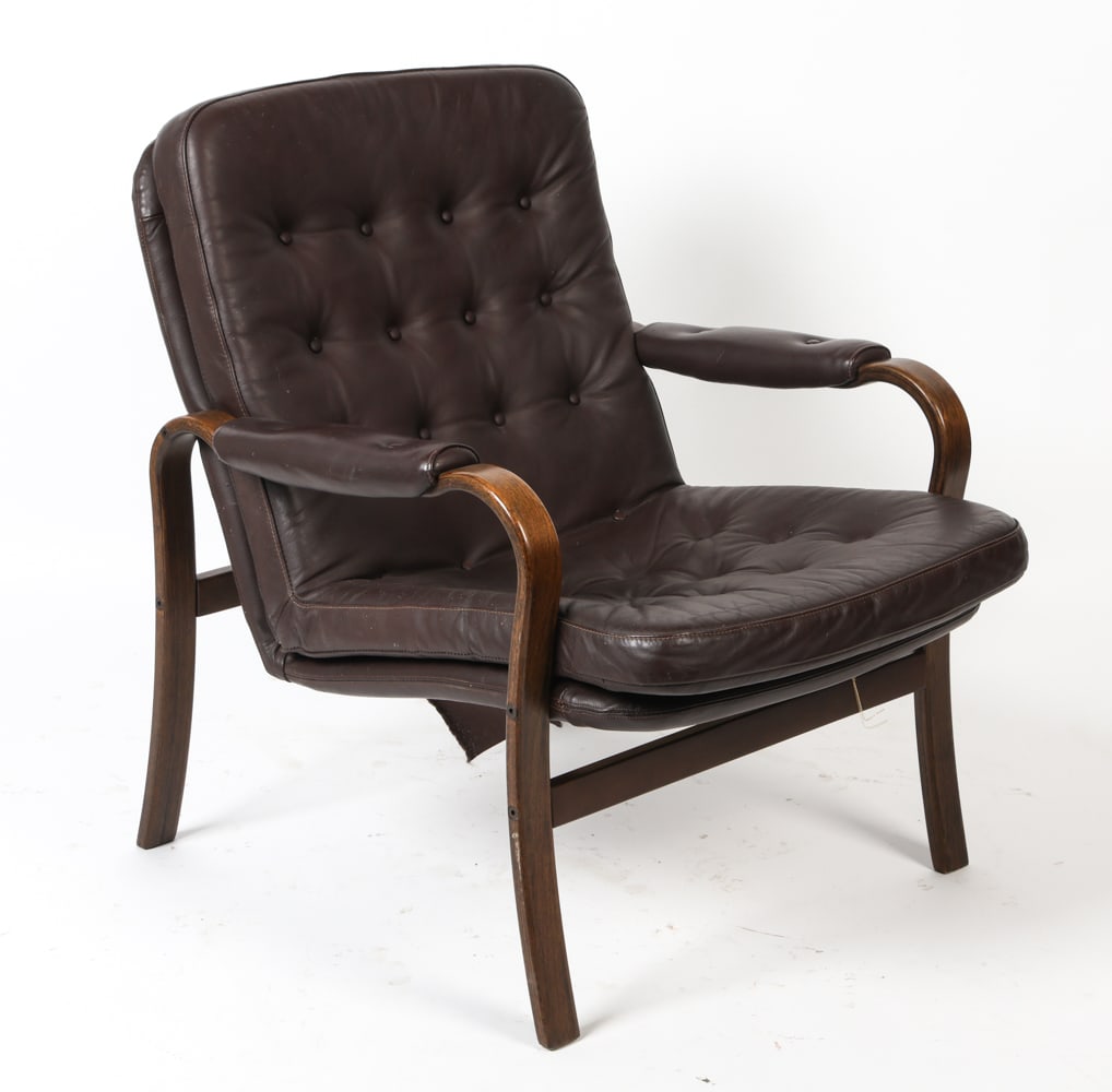 ATTR. GOTE MOBLER BEECH & LEATHER LOUNGE CHAIR: Beech bentwood frame with brown leather upholstery. Sweden, circa 1960s. Dimension: H 30.25" x W 26.25" x D 29.5" x Sh 16.5". Conditions: Wear consistent with age and use, minor scuffs to beech and le