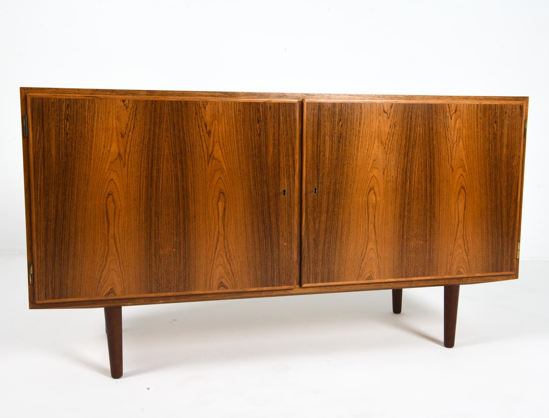 POUL HUNDEVAD DANISH ROSEWOOD CABINET C. 1960S