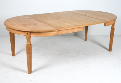 ATTR. HENNING KJAERNULF EXTENDING DINING TABLE
