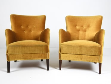 PAIR STYLE OF FRITZ HANSEN LOUNGE CHAIRS C. 1960S