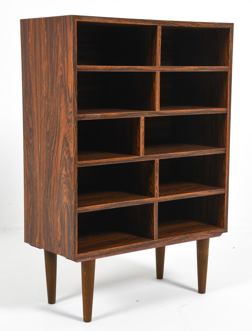 STYLE OF OMANN DANISH ROSEWOOD BOOKCASE C.1960S: Adjustable shelf dividers. Denmark, circa 1960s. Dimensions: H 36.5" x W 25.5" x D 11.5". Condition: Minor scuffs and scratches, wear consistent with age and use. DMU116