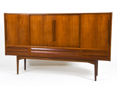 JOHANNES ANDERSEN DANISH TEAK SIDEBOARD C. 1960S