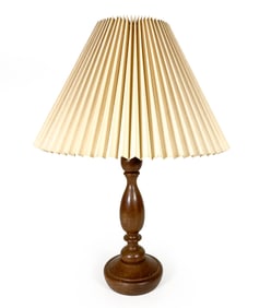 DANISH TURNED OAK TABLE LAMP C. 1970S