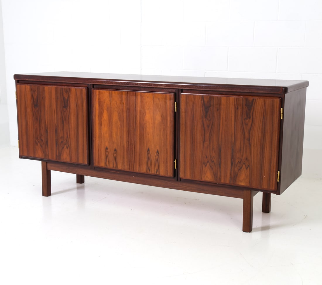 STYLE OF OMANN JUN DANISH ROSEWOOD SIDEBOARD 1970S