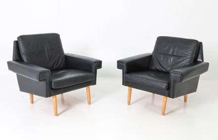 PAIR OF THAMS STYLE DANISH LEATHER LOUNGE CHAIRS
