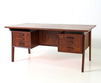 ARNE VODDER STYLE DANISH ROSEWOOD DESK C. 1960S
