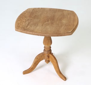 STYLE OF ANTON KILDEBERG DANISH OAK SIDE TABLE