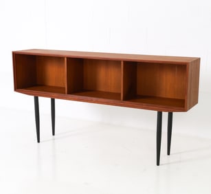 BROUER STYLE DANISH TEAK BOOKSHELF C. 1970S