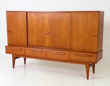JOHANNES ANDERSEN DANISH TEAK SIDEBOARD C. 1960S