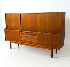 JOHANNES ANDERSEN DANISH TEAK SIDEBOARD C. 1960S