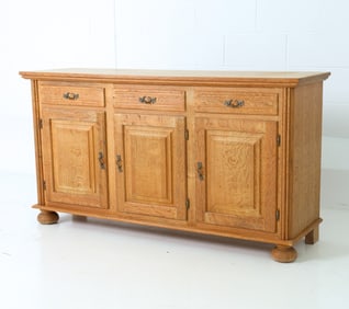 KJAERNULF STYLE DANISH OAK SIDEBOARD CABINET 1970S