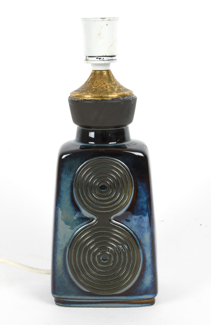EINAR JOHANSEN FOR SOHOLM STENTOG TABLE LAMP: A part of the "Blue Series" from Soholm. Numbered and signed with Soholm's mark and Johansen's EJ maker mark. Denmark, circa 1960s. Dimensions: H 12.5" x W 4.75" x D 3.5" Condition: Untested cord cut,