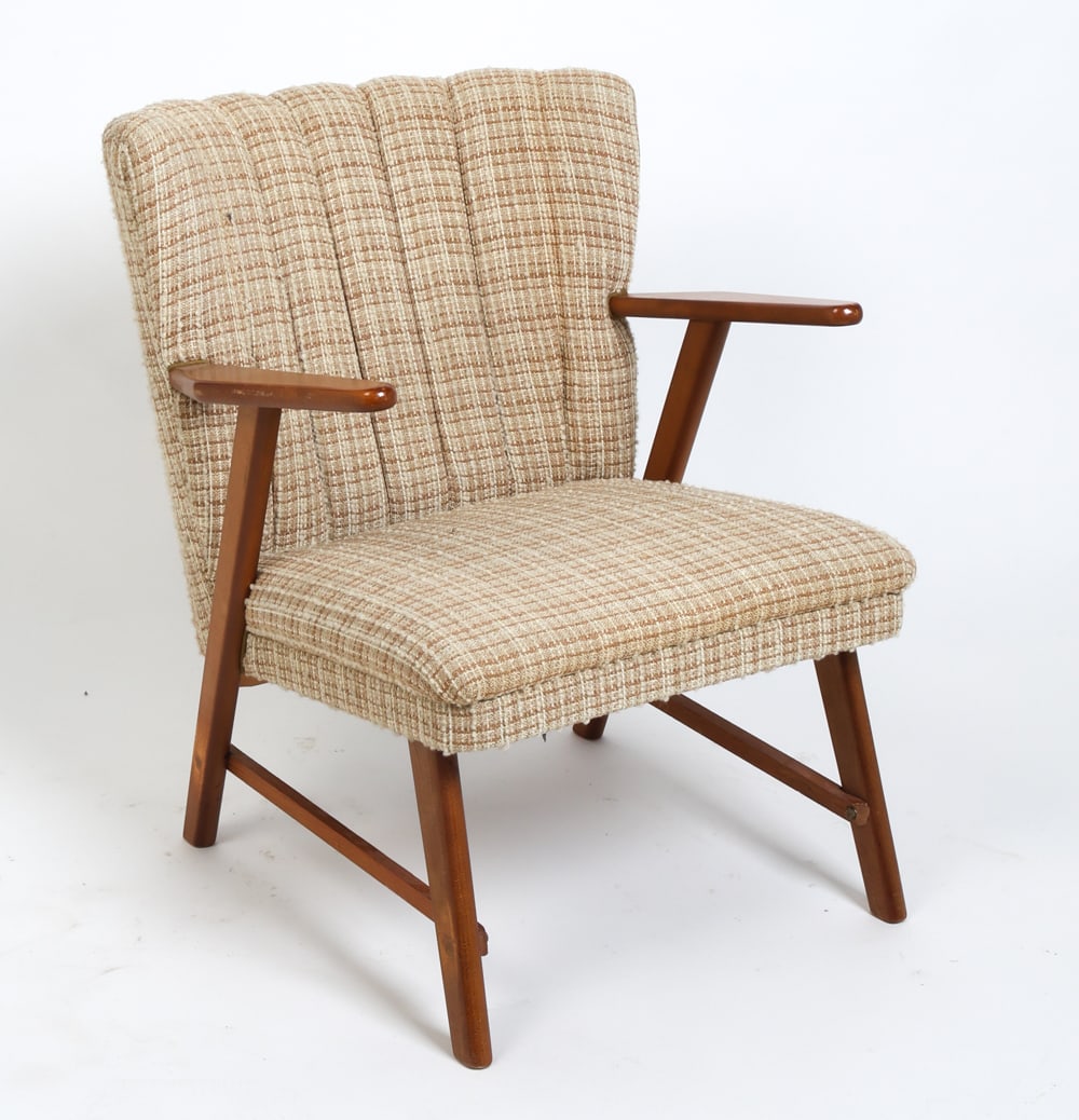 STYLE OF ERHARDSEN DANISH TEAK LOUNGE CHAIR 1970S: Teak frame with plaid upholstery in the style of Erhardsen & Andersen. Denmark, circa 1970s. Dimensions: H 31" x W 24" x D 21" x SH 16.5". Condition: Minor scuffs and rubs to frame, wear consistent wi