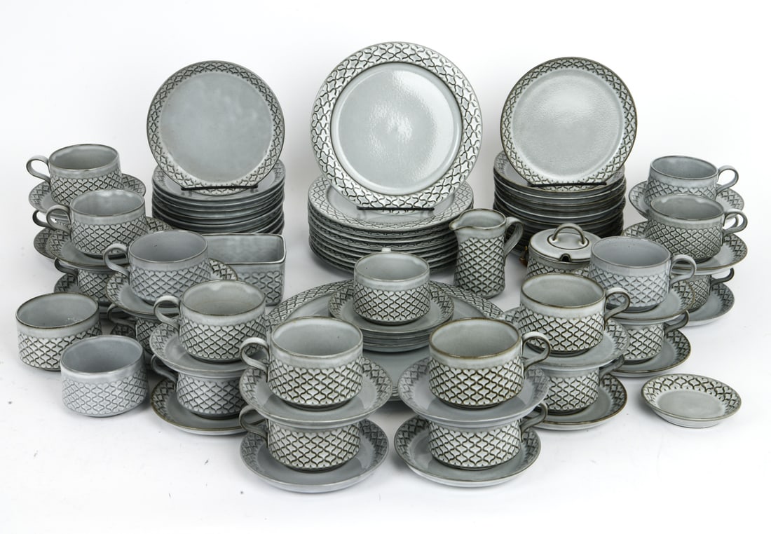 JENS QUISTGAARD FOR NISSEN CERAMIC SERVICE CORDIAL: Model "Cordial" by Jens Harald Quistgaard for Nissen. Embossed pattern of connected hearts and gloss glaze in a gray color. Extensive size of plates, including a dinner plate, 10 salad plates, 23