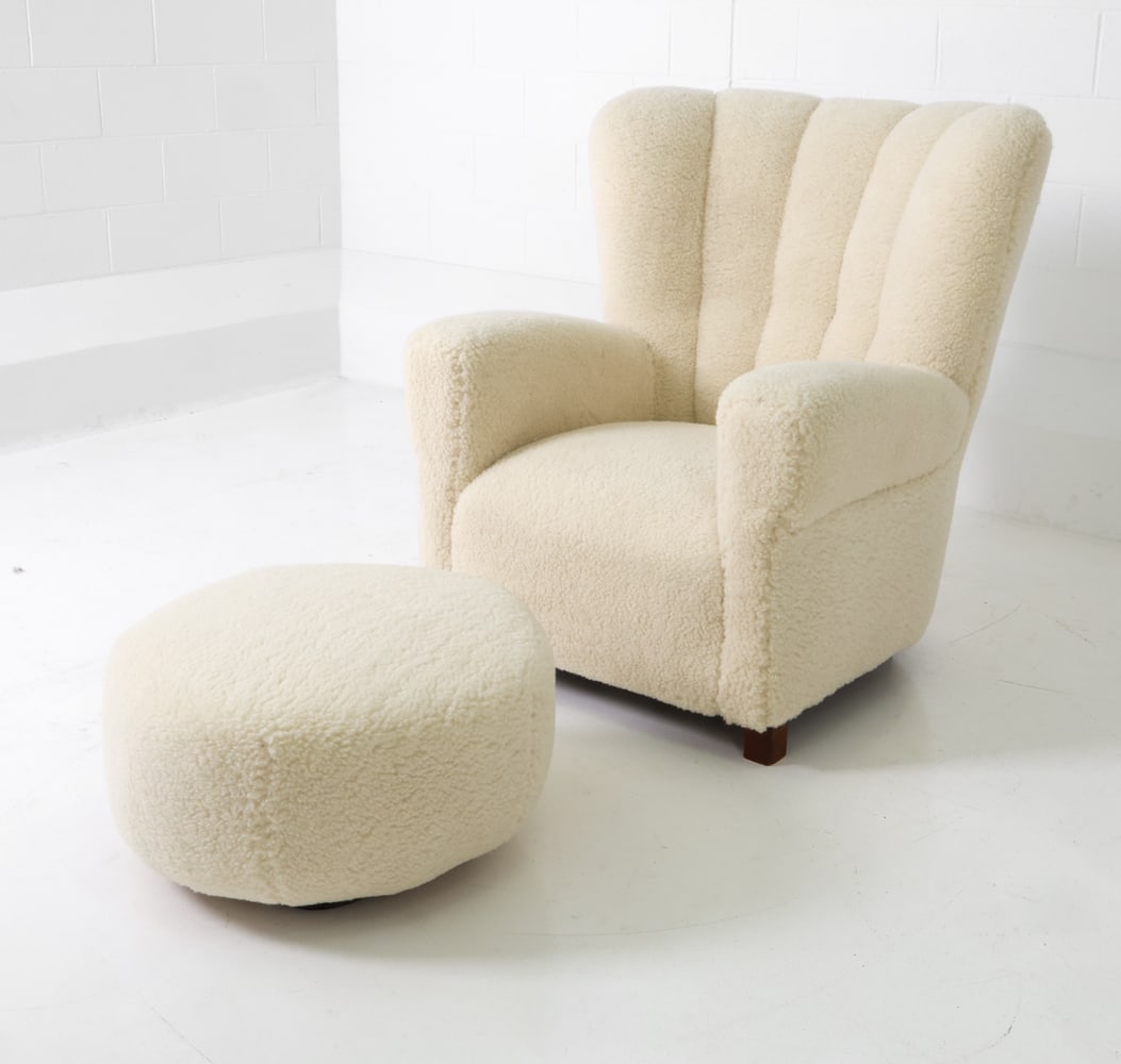 FRITZ HANSEN STYLE DANISH LAMBSWOOL LOUNGE CHAIR: White tone wool boucle upholstery with a matching ottoman. Denmark, circa 1940s. Dimensions: H 40.25" x W 34" x D 37" x Sh 14.5" Condition: Minor rubs and scuffs to legs, Wear consistent with age and