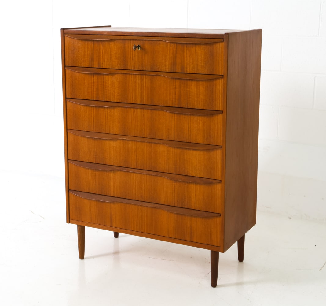 GUNNAR NIELSEN TIMBERGAARD TEAK CHEST OF DRAWERS (1 of 20)
