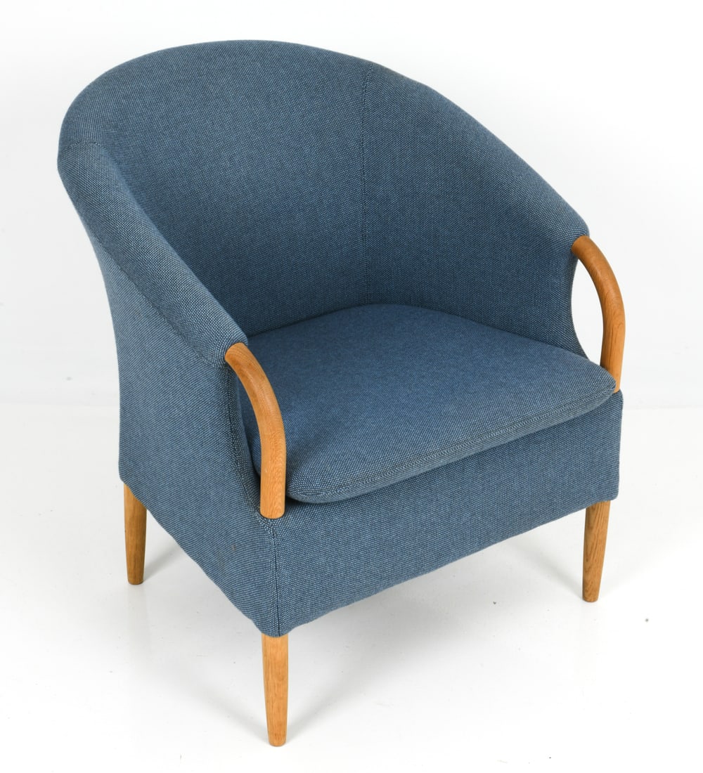 NISSEN & GEHL FOR NIELAUS DANISH BEECH CHAIR 1980S: Model Opus by Soren Nissen and Ebbe Gehl for Nielaus & Jeki mobler. Apparently unmarked. Denmark, circa 1980s. Dimensions: H 29.5" x W 25.75" x D 26" x Sh 15.75" Condition: Wear consistent with age