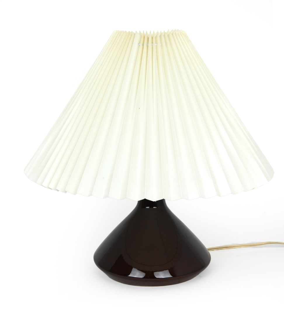 LE KLINT DANISH CERAMIC TABLE LAMP C. 1960S (1 of 8)