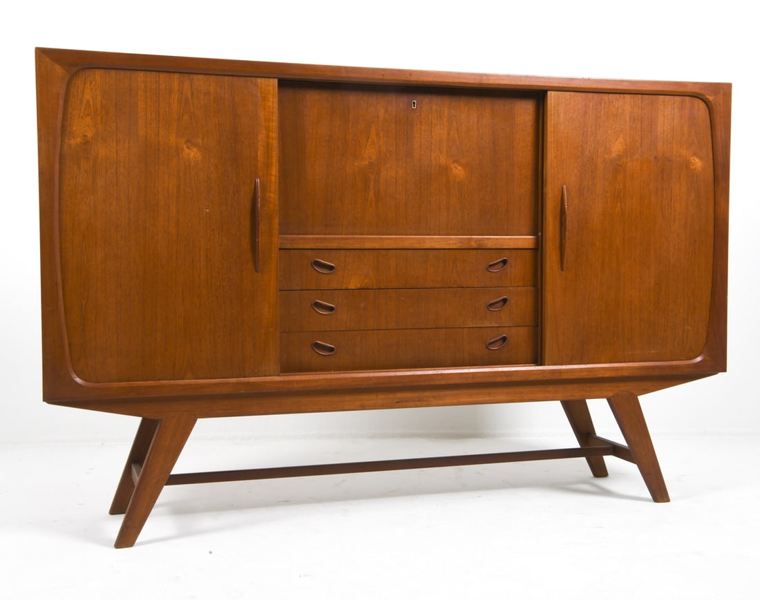 STYLE OF KURT OSTERVIG DANISH TEAK SIDEBOARD 1960S (1 of 9)
