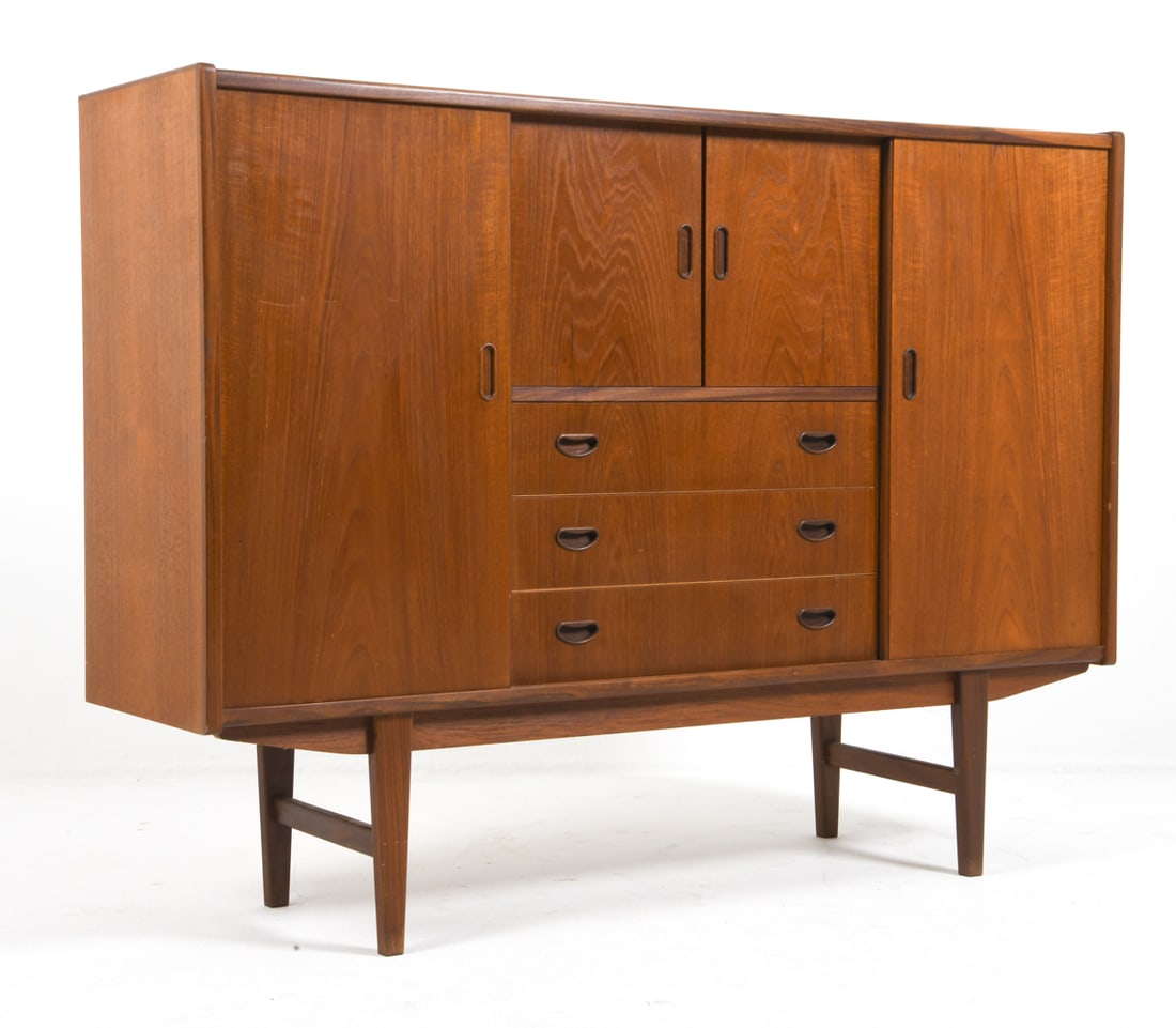 WESTERGAARDS DANISH TEAK SIDEBOARD C. 1970S (1 of 11)