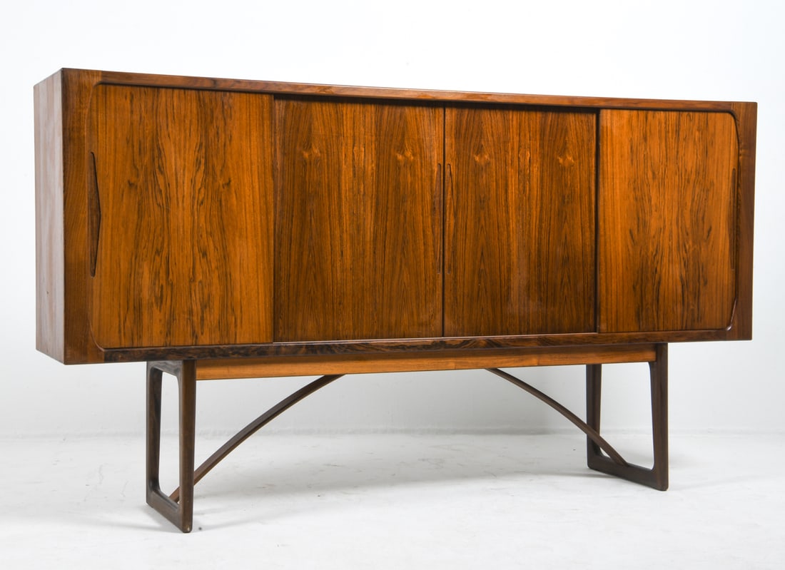 SOFUS JORGENSEN DANISH ROSEWOOD SIDEBOARD C. 1960S (1 of 10)